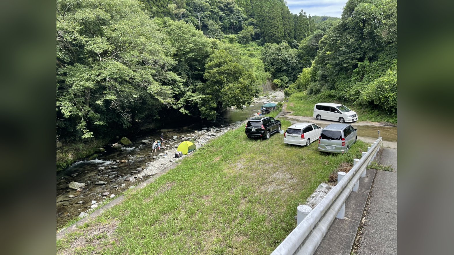 いつもの川原。足元が決まっていれば、着いてすぐ遊べます